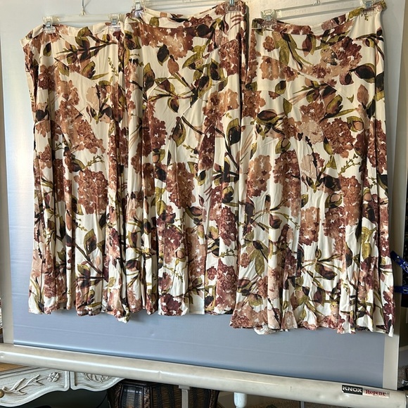 Click long maxi skirts in muted colors and flare side zip and button closure nwt - Picture 5 of 16